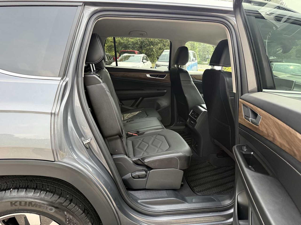 2024 Volkswagen Atlas 2.0T SE Westborough MA