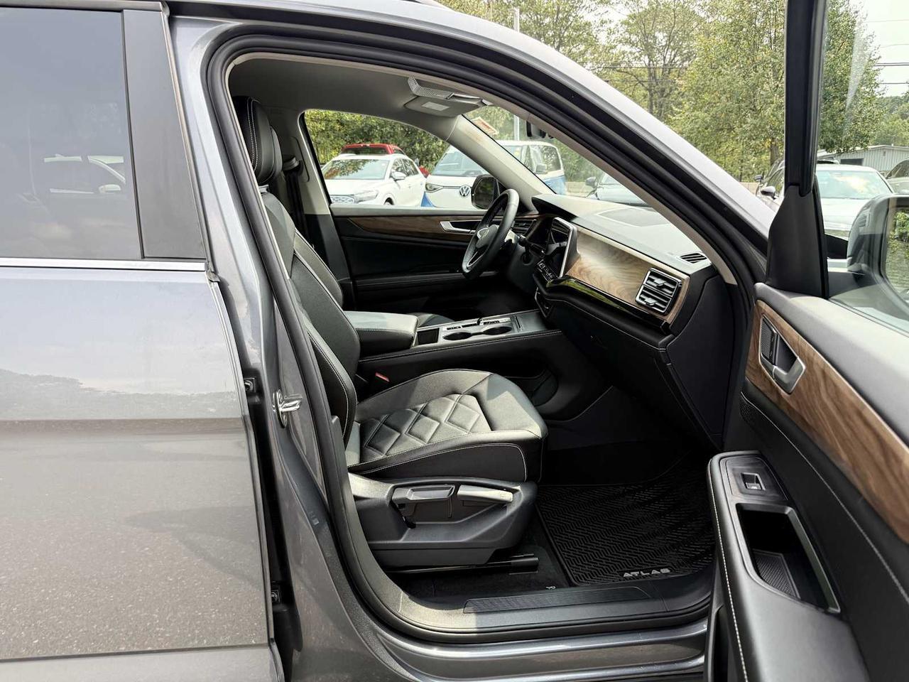 2024 Volkswagen Atlas 2.0T SE Westborough MA