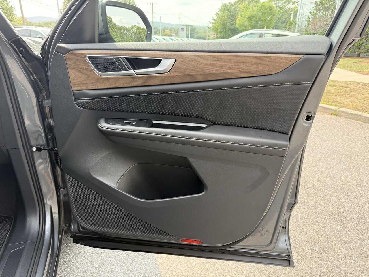 2024 Volkswagen Atlas 2.0T SE Westborough MA