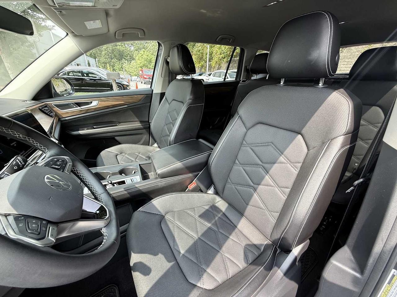 2024 Volkswagen Atlas 2.0T SE Westborough MA