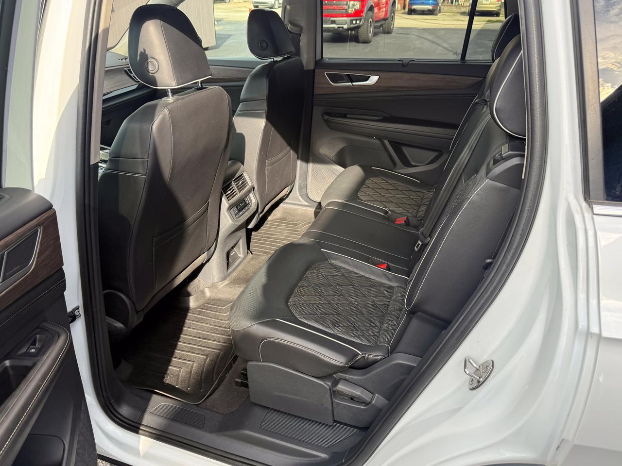 2024 Volkswagen Atlas 2.0T SEL Premium R-Line Connellsville PA