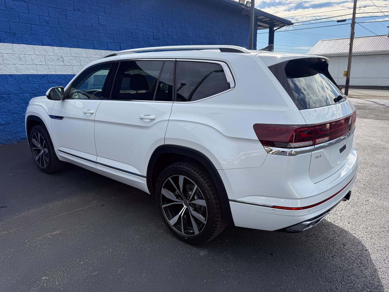 2024 Volkswagen Atlas 2.0T SEL Premium R-Line Connellsville PA