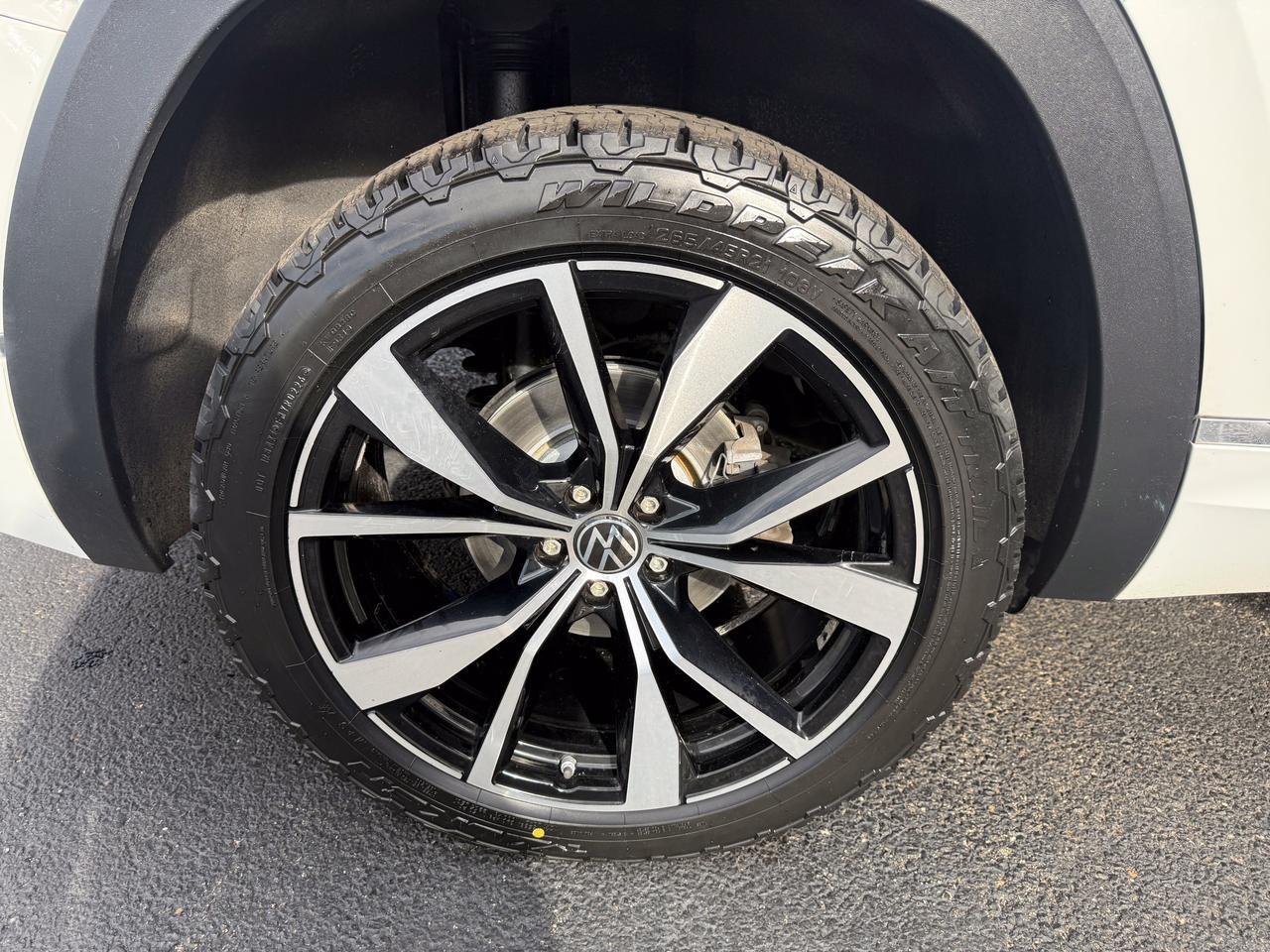 2024 Volkswagen Atlas 2.0T SEL Premium R-Line Connellsville PA