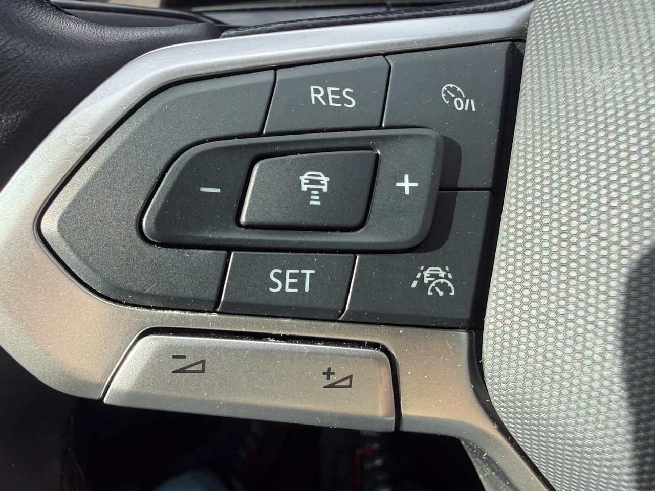 2024 Volkswagen Atlas 2.0T SEL Premium R-Line Connellsville PA