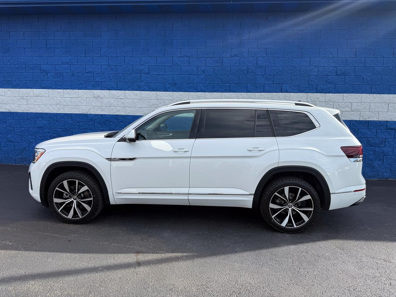 2024 Volkswagen Atlas 2.0T SEL Premium R-Line Connellsville PA