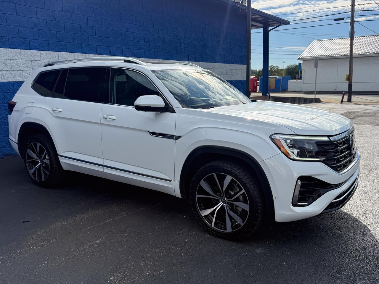 2024 Volkswagen Atlas 2.0T SEL Premium R-Line