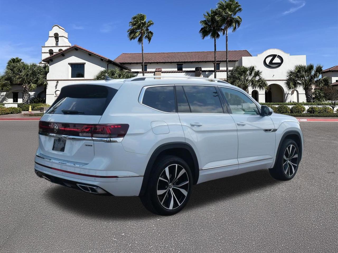 2024 Volkswagen Atlas 2.0T SEL Premium R-Line