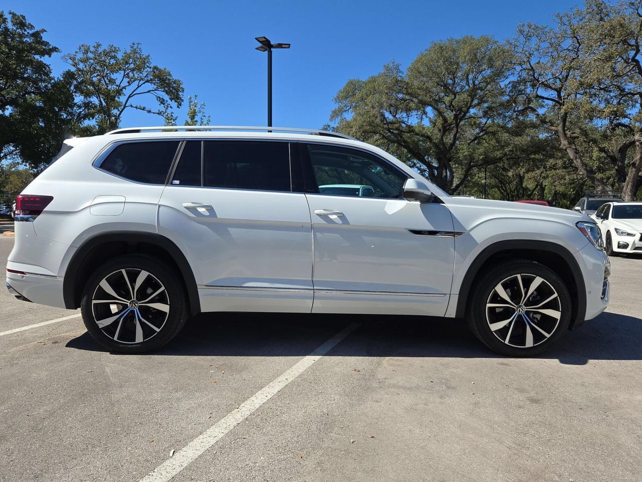 2024 Volkswagen Atlas 2.0T SEL Premium R-Line