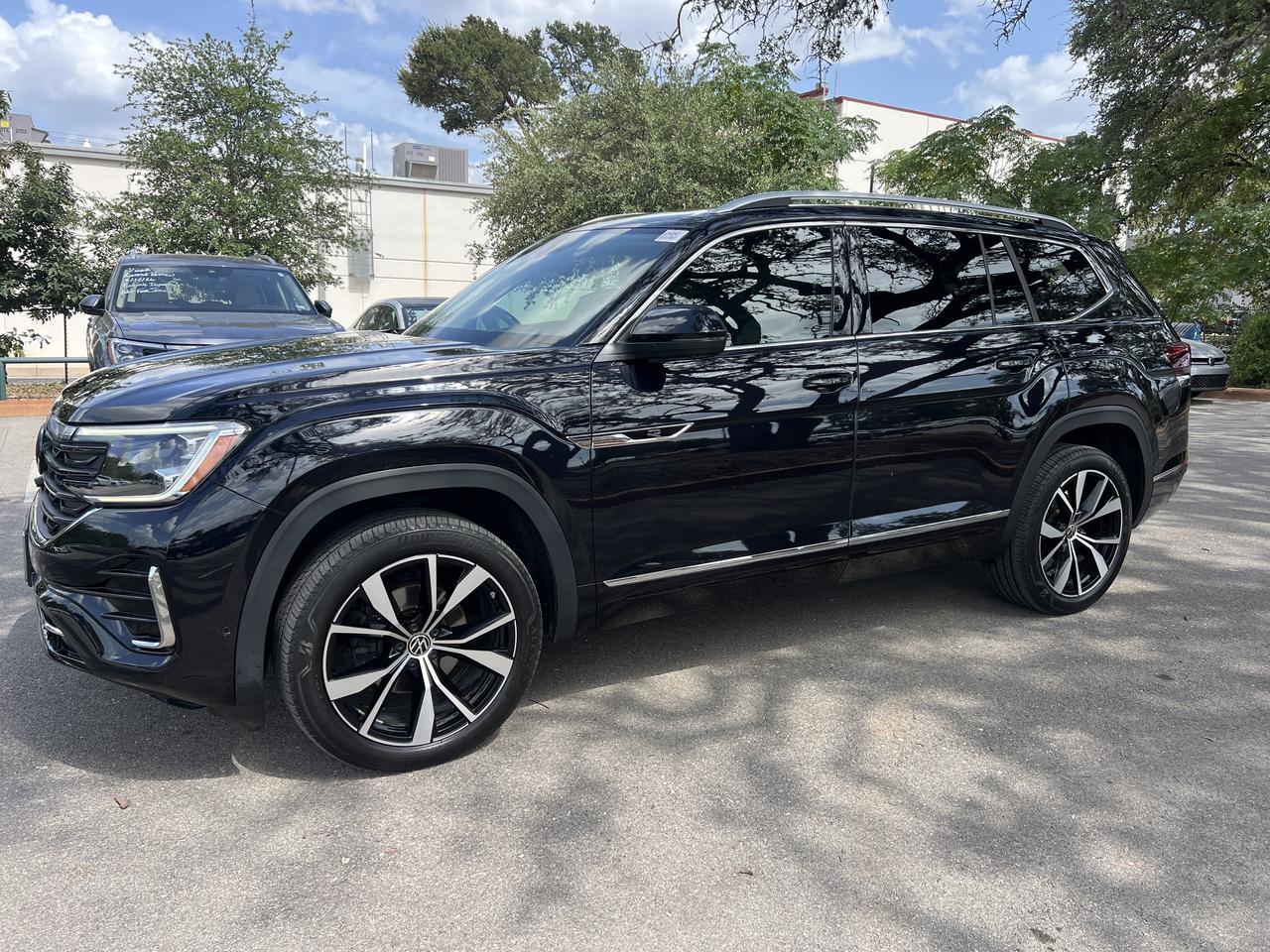 2024 Volkswagen Atlas 2.0T SEL Premium R-Line