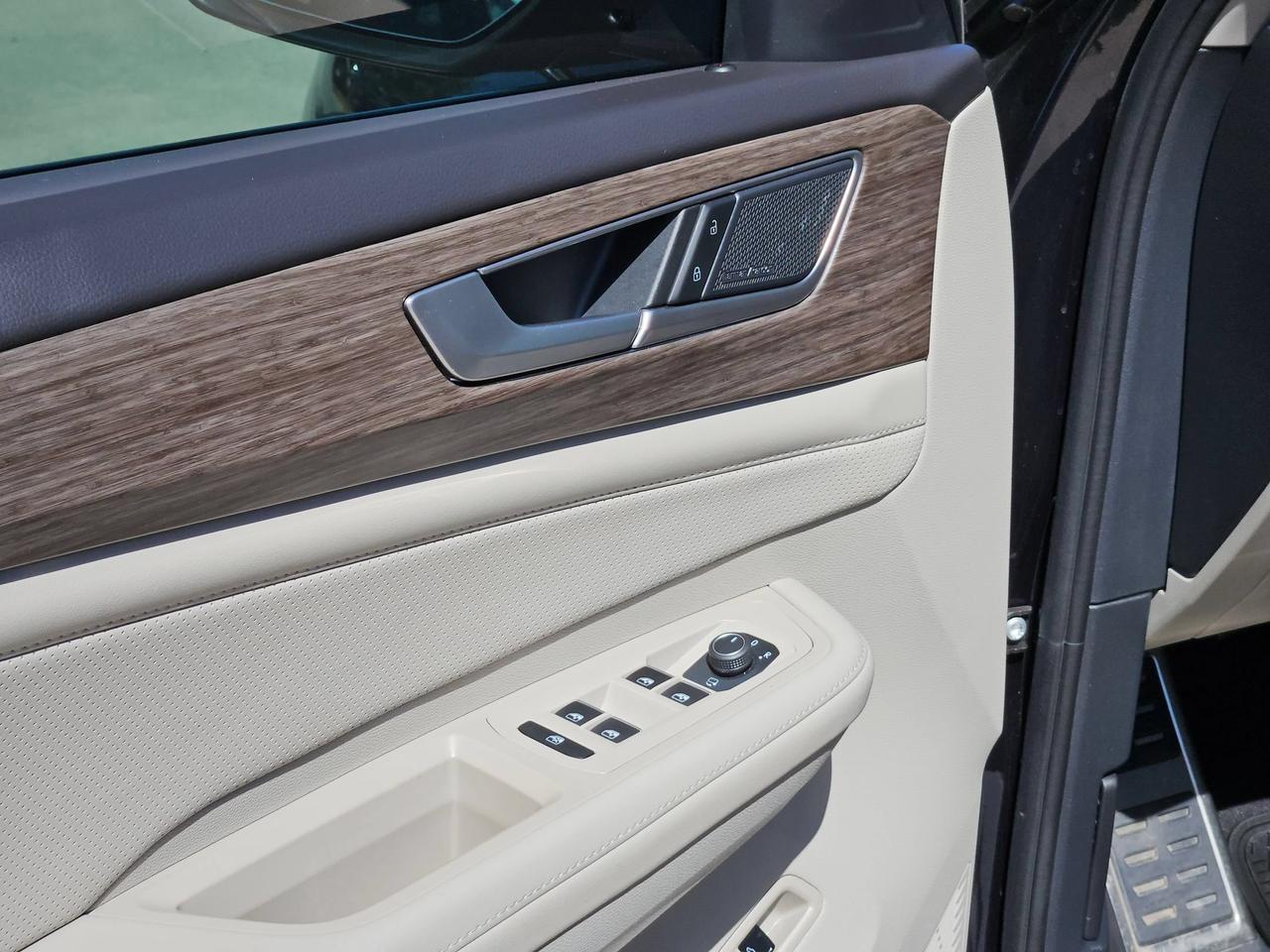 2024 Volkswagen Atlas 2.0T SEL Premium R-Line San Antonio TX