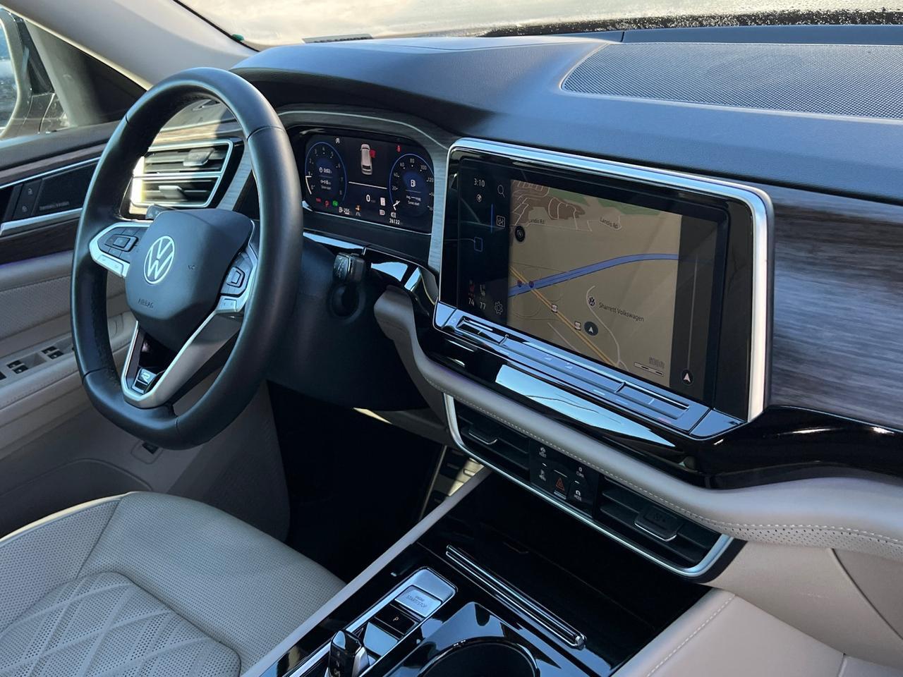 2024 Volkswagen Atlas 2.0T SEL Premium R-Line Hagerstown MD