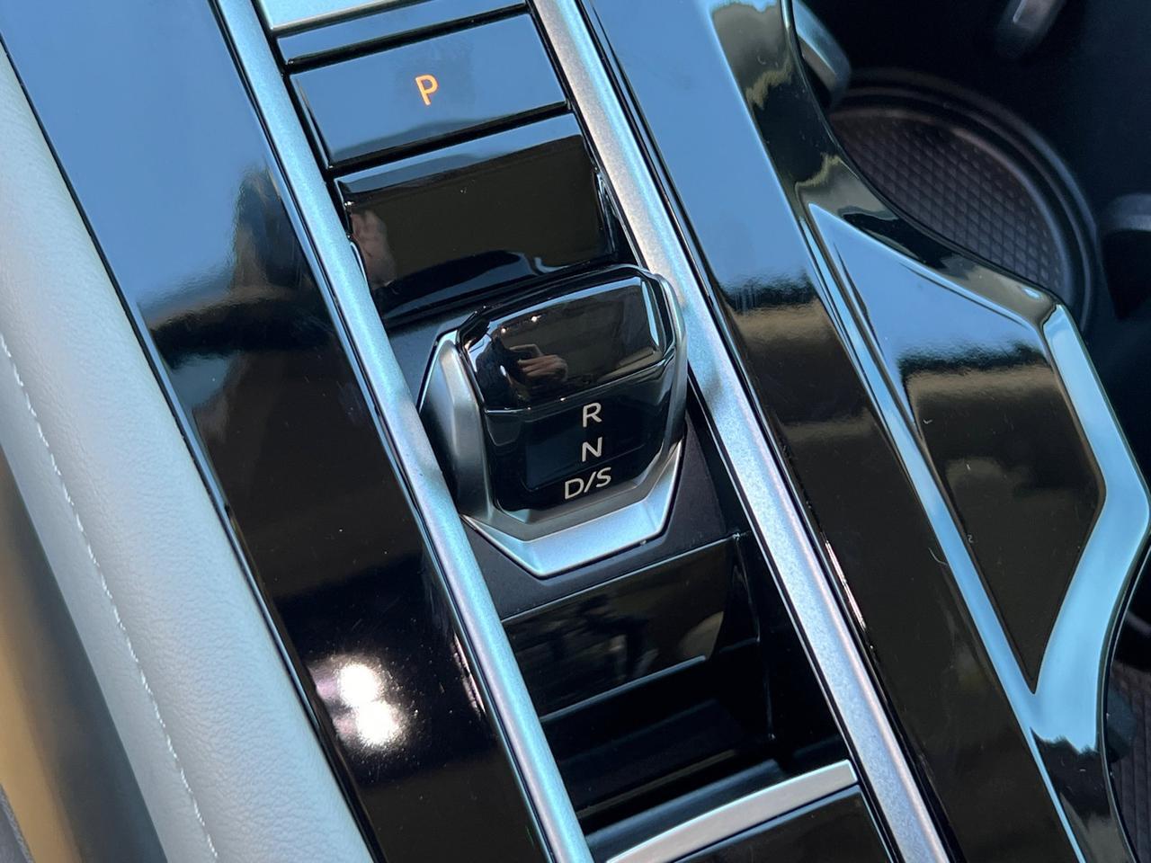 2024 Volkswagen Atlas 2.0T SEL Premium R-Line Hagerstown MD