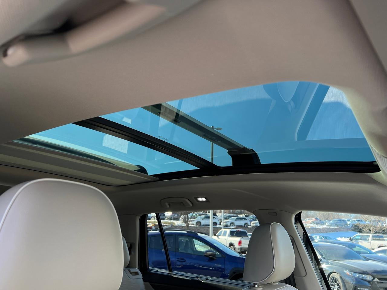 2024 Volkswagen Atlas 2.0T SEL Premium R-Line Hagerstown MD