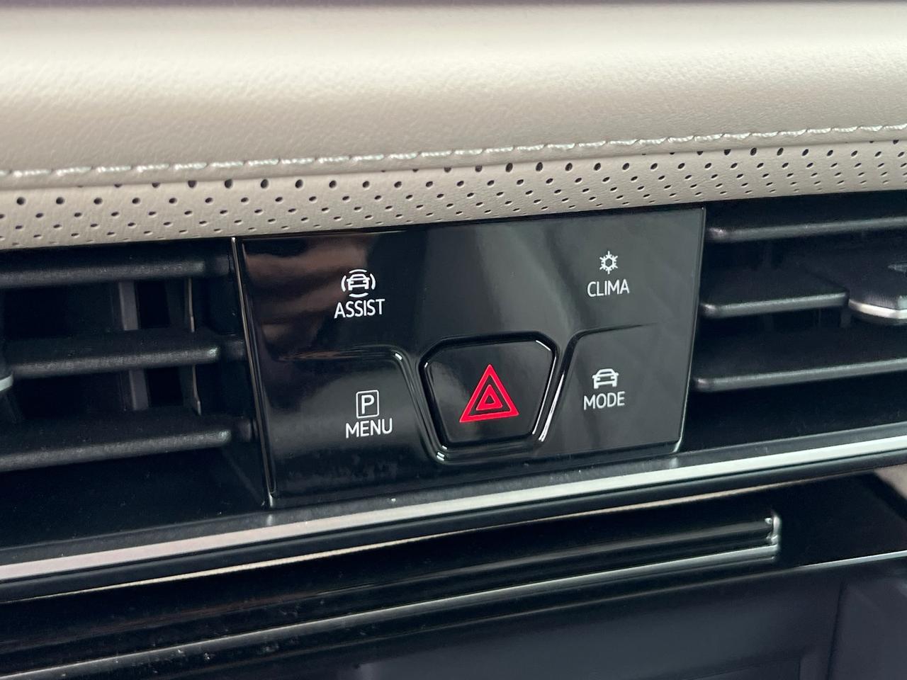 2024 Volkswagen Atlas 2.0T SEL Premium R-Line Hagerstown MD