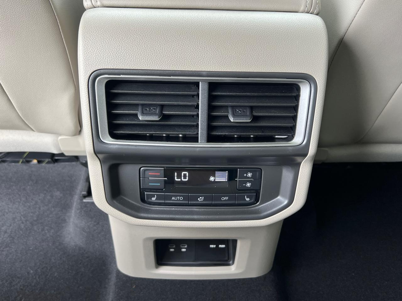2024 Volkswagen Atlas 2.0T SEL Premium R-Line Hagerstown MD