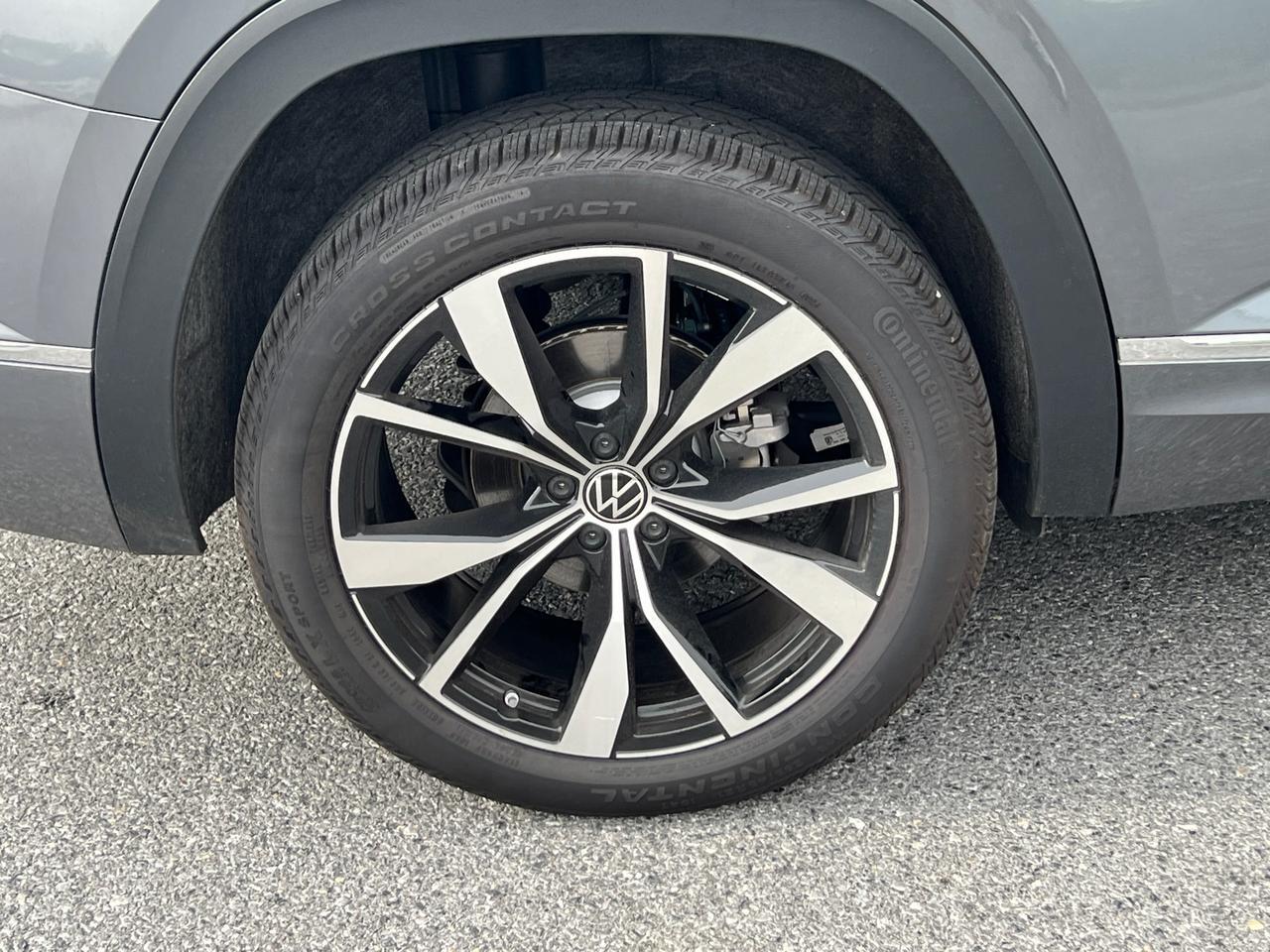 2024 Volkswagen Atlas 2.0T SEL Premium R-Line Hagerstown MD