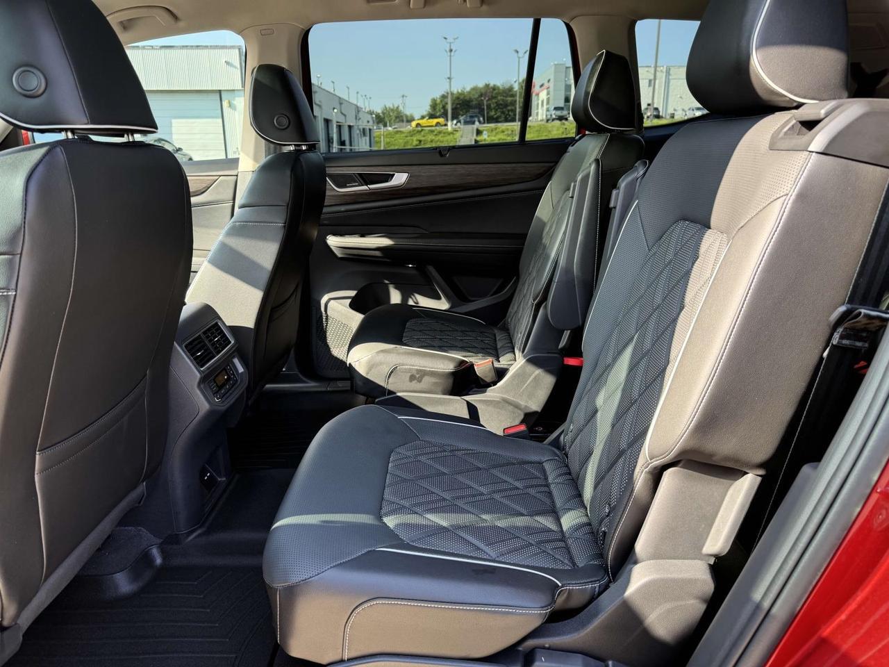 2024 Volkswagen Atlas 2.0T SEL Premium R-Line Fredericksburg VA