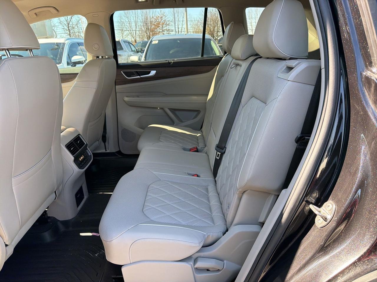 2024 Volkswagen Atlas 2.0T SEL Premium R-Line Gaithersburg MD