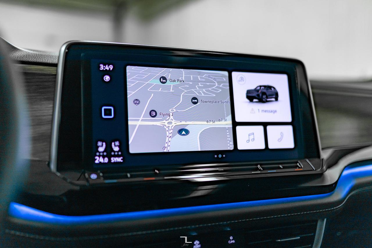 2024 Volkswagen Atlas 4Motion Highline Leather Roof Nav BCam Red Deer AB