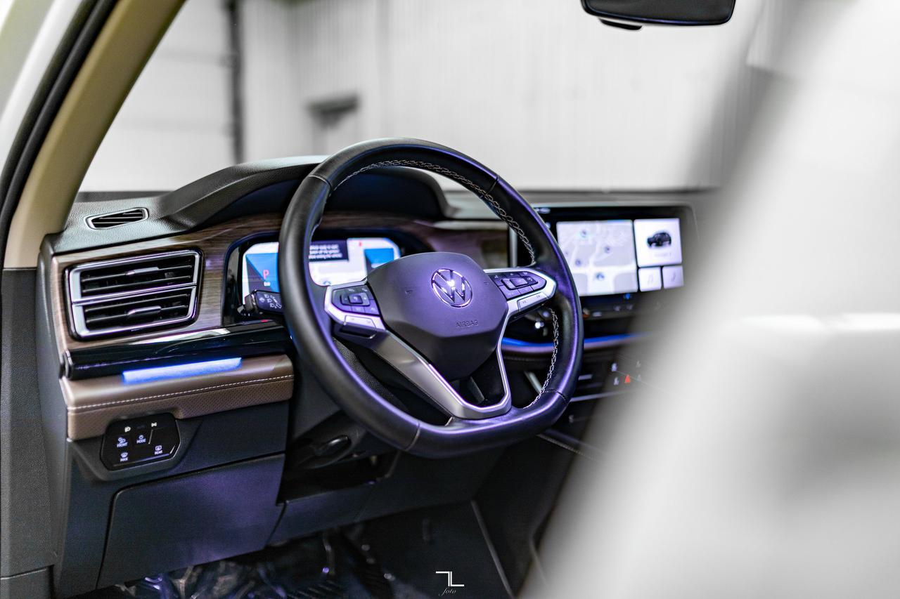 2024 Volkswagen Atlas 4Motion Highline Leather Roof Nav BCam Red Deer AB