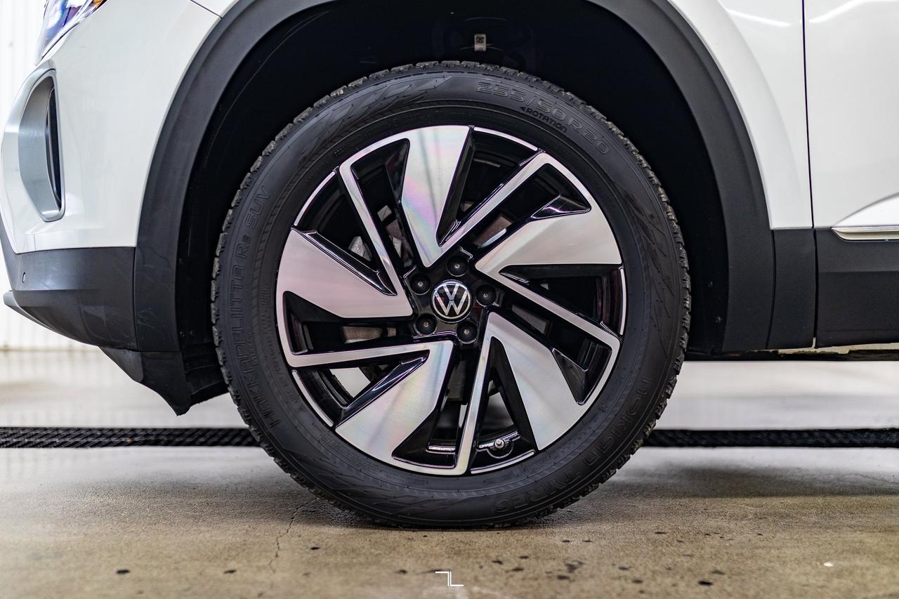 2024 Volkswagen Atlas 4Motion Highline Leather Roof Nav BCam Red Deer AB