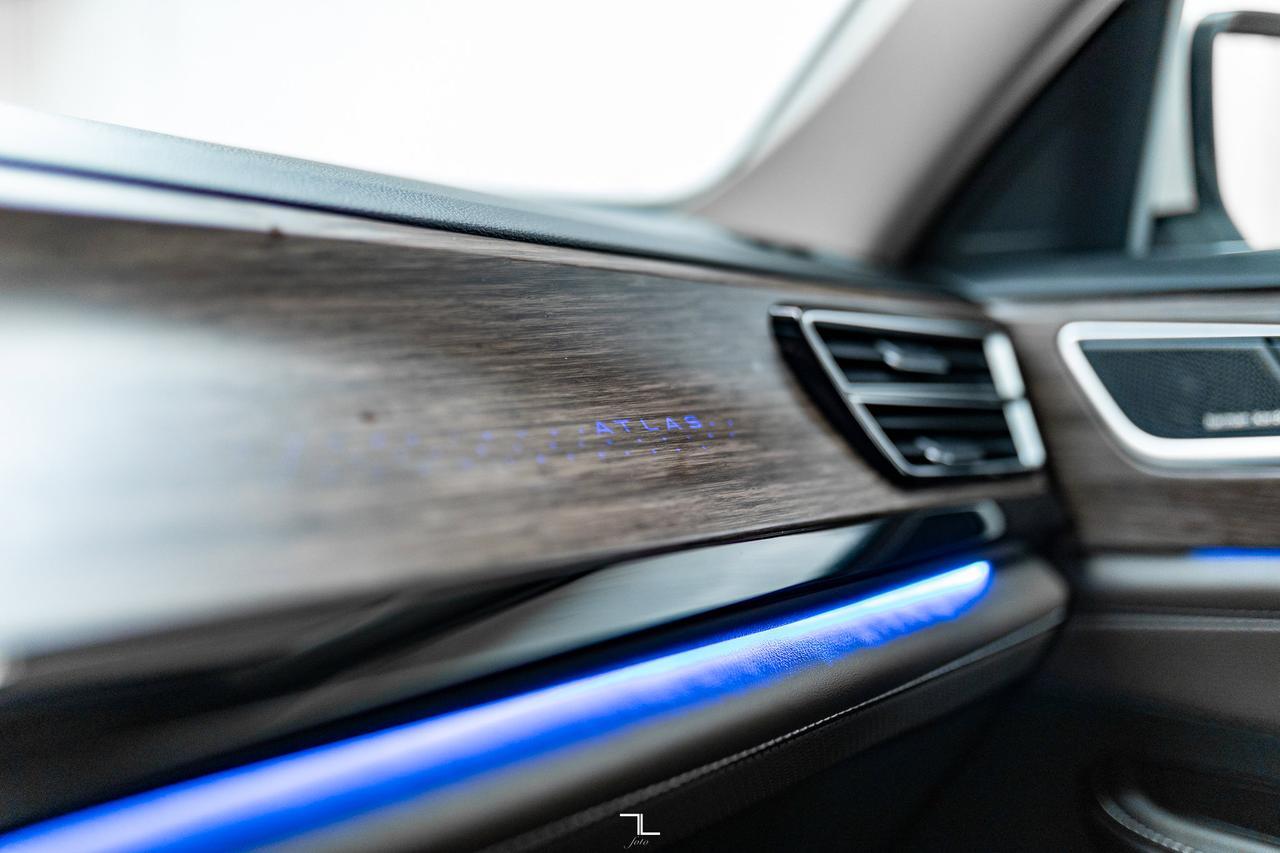 2024 Volkswagen Atlas 4Motion Highline Leather Roof Nav BCam Red Deer AB