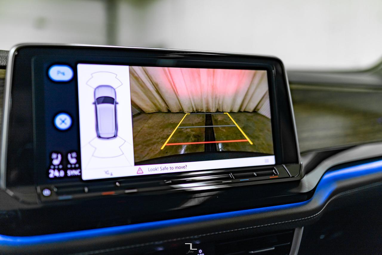 2024 Volkswagen Atlas 4Motion Highline Leather Roof Nav BCam Red Deer AB