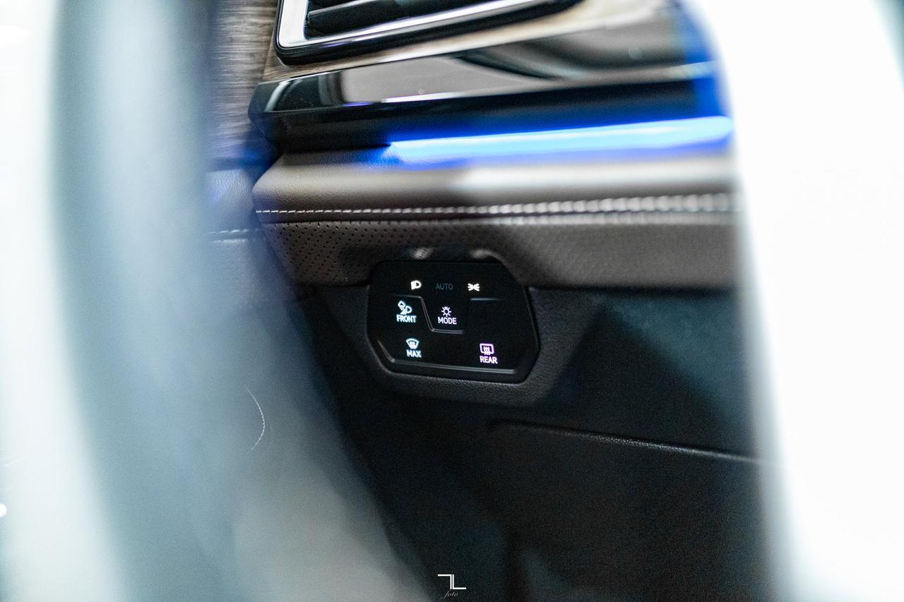 2024 Volkswagen Atlas 4Motion Highline Leather Roof Nav BCam Red Deer AB