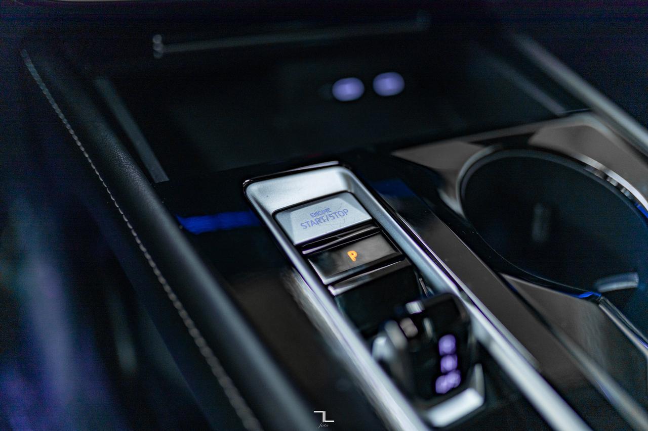 2024 Volkswagen Atlas 4Motion Highline Leather Roof Nav BCam Red Deer AB