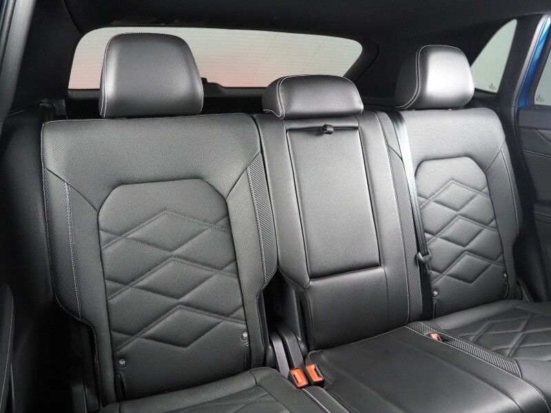 2024 Volkswagen Atlas Cross Sport 2.0T SE w/Technology *ADAPTIVE CRUISE, DIGITAL COCKPIT, SAFETY ALERTS, BACKUP-CAMERA, CLIMATE SEATS, HEATED STEERING, POWER LIFTGATE, REMOTE START, 20 INCH ALLOYS, APPLE CARPLAY Round Rock TX