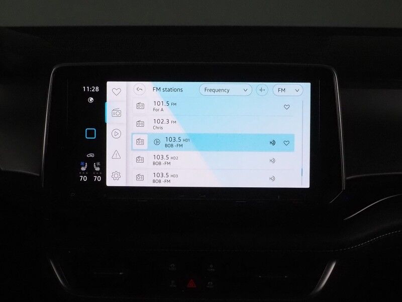 2024 Volkswagen Atlas Cross Sport 2.0T SE w/Technology *ADAPTIVE CRUISE, DIGITAL COCKPIT, SAFETY ALERTS, BACKUP-CAMERA, CLIMATE SEATS, HEATED STEERING, POWER LIFTGATE, REMOTE START, 20 INCH ALLOYS, APPLE CARPLAY Round Rock TX