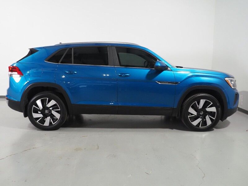 2024 Volkswagen Atlas Cross Sport 2.0T SE w/Technology *ADAPTIVE CRUISE, DIGITAL COCKPIT, SAFETY ALERTS, BACKUP-CAMERA, CLIMATE SEATS, HEATED STEERING, POWER LIFTGATE, REMOTE START, 20 INCH ALLOYS, APPLE CARPLAY Round Rock TX