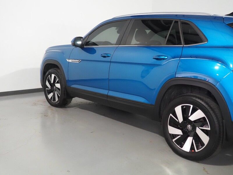 2024 Volkswagen Atlas Cross Sport 2.0T SE w/Technology *ADAPTIVE CRUISE, DIGITAL COCKPIT, SAFETY ALERTS, BACKUP-CAMERA, CLIMATE SEATS, HEATED STEERING, POWER LIFTGATE, REMOTE START, 20 INCH ALLOYS, APPLE CARPLAY Round Rock TX