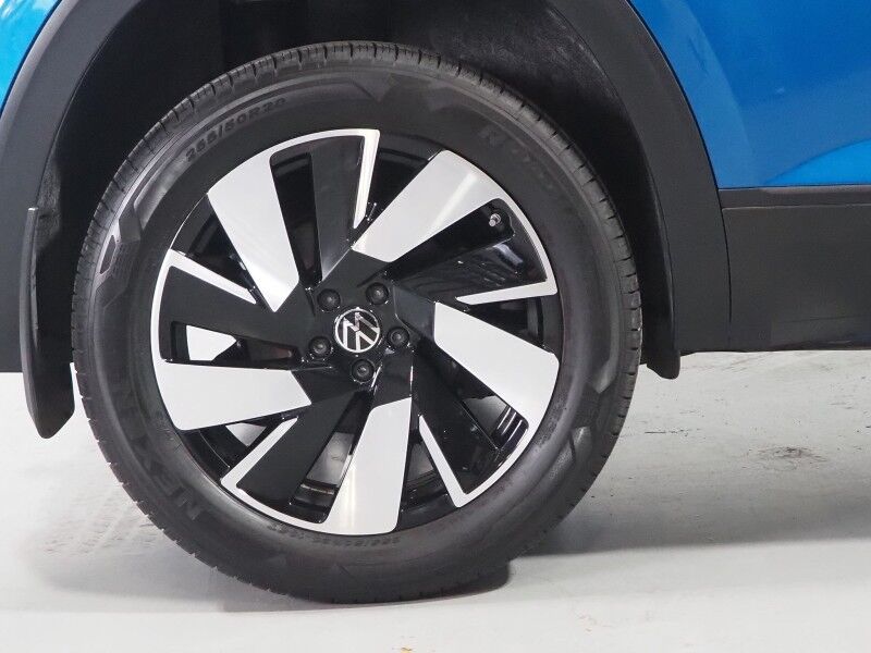 2024 Volkswagen Atlas Cross Sport 2.0T SE w/Technology *ADAPTIVE CRUISE, DIGITAL COCKPIT, SAFETY ALERTS, BACKUP-CAMERA, CLIMATE SEATS, HEATED STEERING, POWER LIFTGATE, REMOTE START, 20 INCH ALLOYS, APPLE CARPLAY Round Rock TX