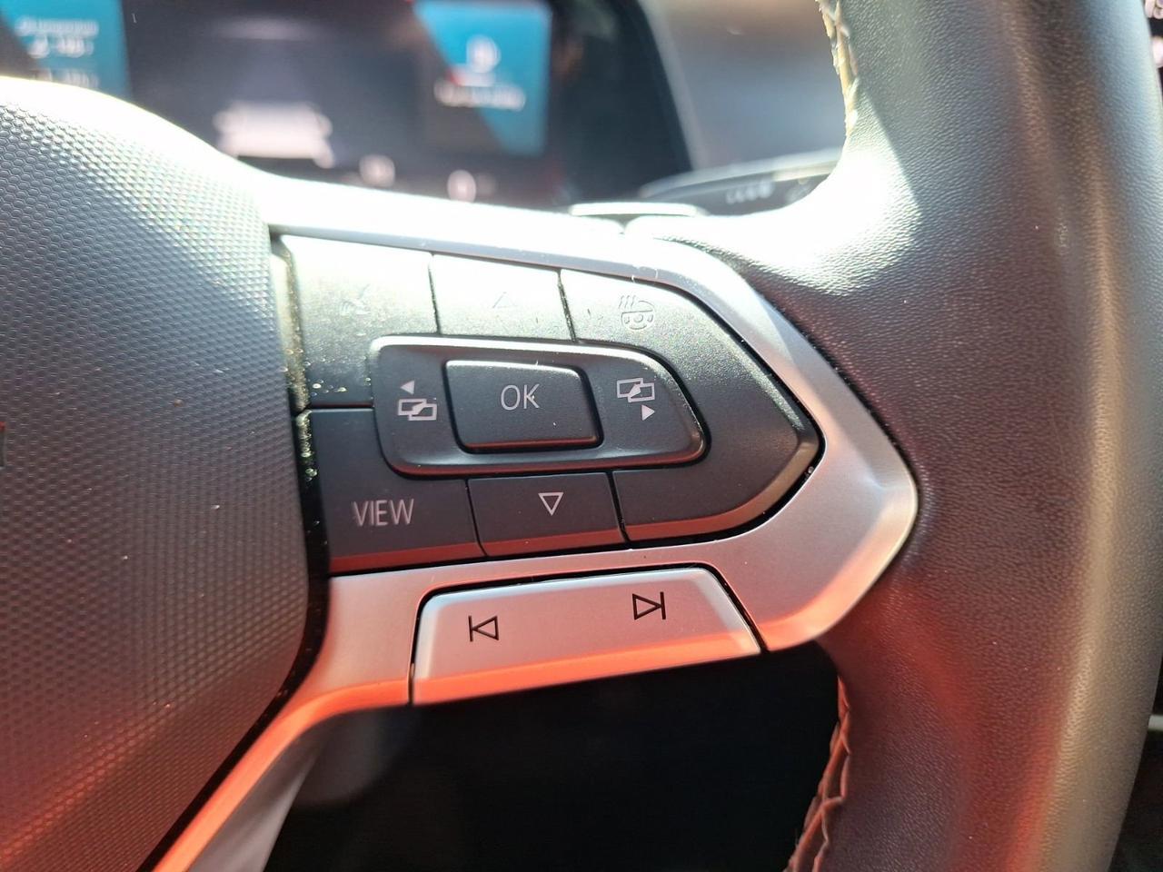 2024 Volkswagen Atlas Cross Sport 2.0T SE w/Technology Hurst TX