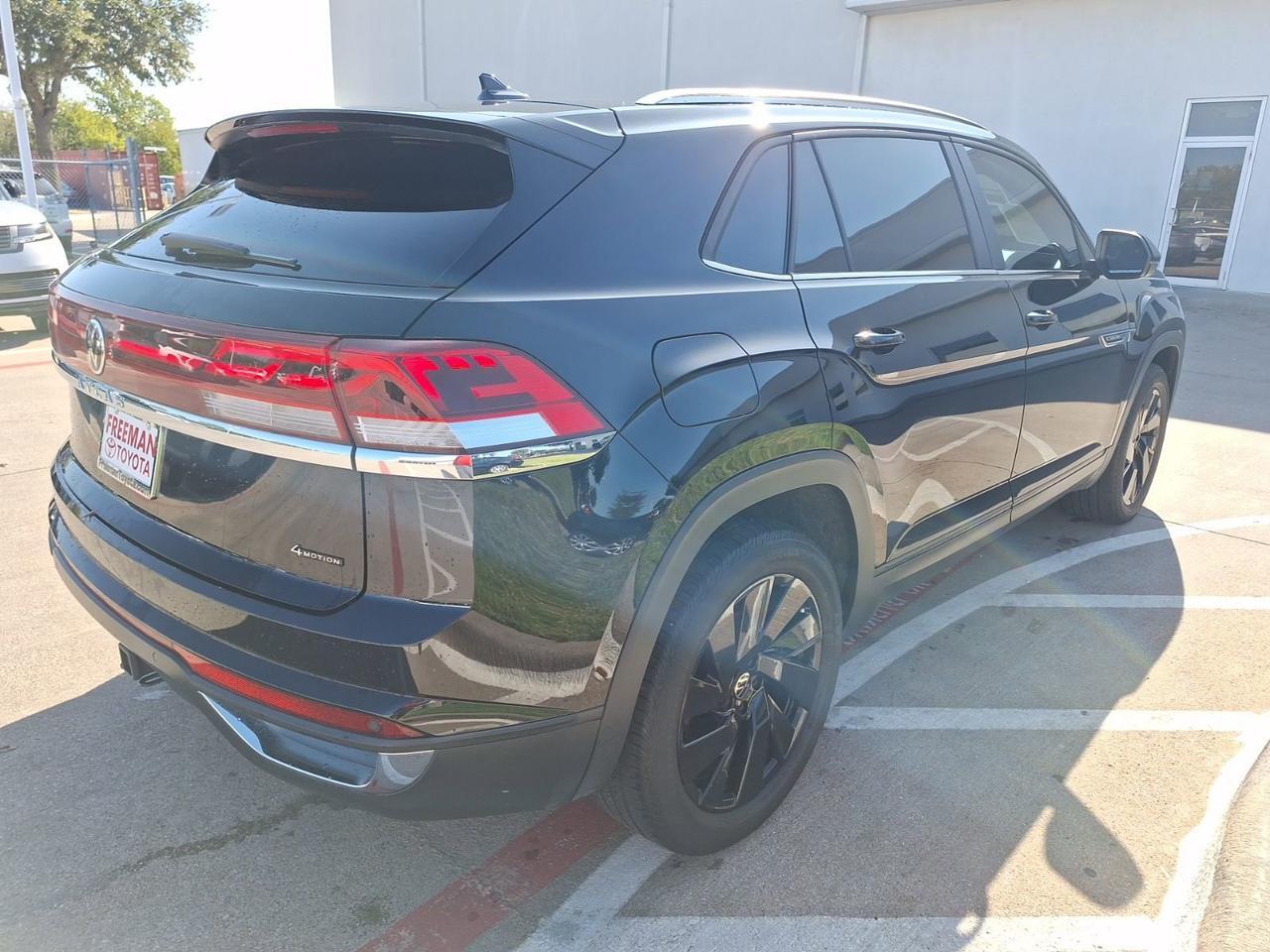 2024 Volkswagen Atlas Cross Sport 2.0T SE w/Technology Hurst TX