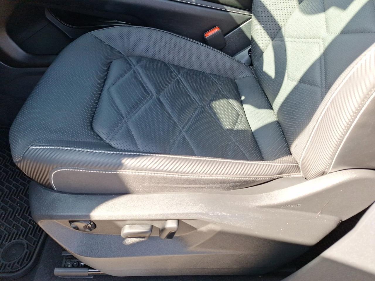 2024 Volkswagen Atlas Cross Sport 2.0T SE w/Technology Hurst TX