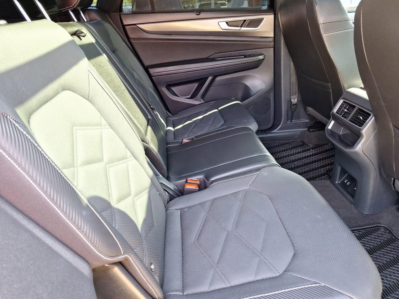 2024 Volkswagen Atlas Cross Sport 2.0T SE w/Technology Hurst TX