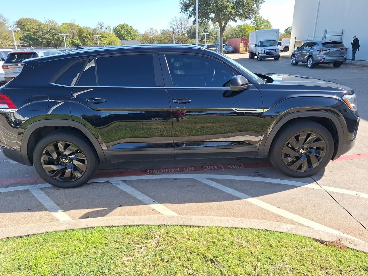 2024 Volkswagen Atlas Cross Sport 2.0T SE w/Technology Hurst TX