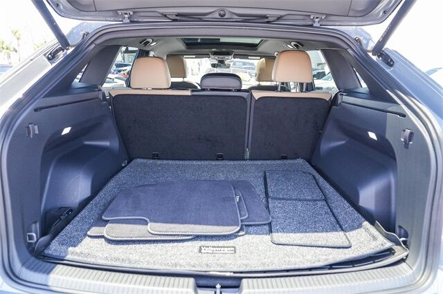 2024 Volkswagen Atlas Cross Sport 2.0T SE w/Technology Huntington Beach CA