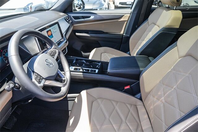 2024 Volkswagen Atlas Cross Sport 2.0T SE w/Technology Huntington Beach CA