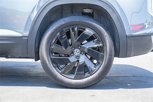 2024 Volkswagen Atlas Cross Sport 2.0T SE w/Technology Huntington Beach CA