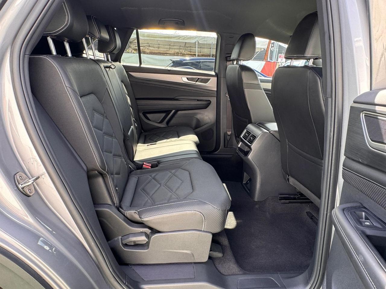 2024 Volkswagen Atlas Cross Sport 2.0T SE w/Technology Miami FL