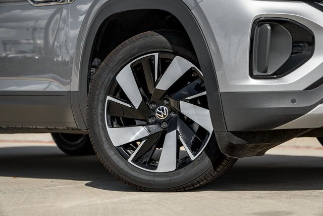 2024 Volkswagen Atlas Cross Sport 2.0T SE w/Technology  Selma TX