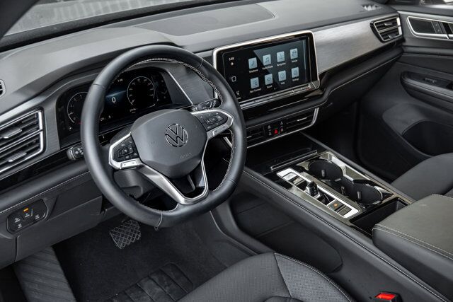 2024 Volkswagen Atlas Cross Sport 2.0T SE w/Technology  Selma TX