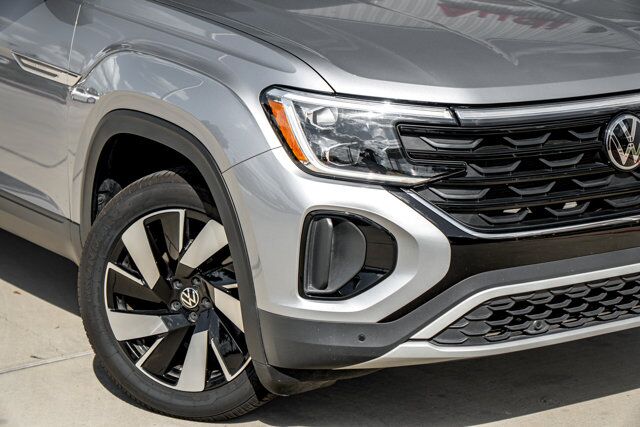 2024 Volkswagen Atlas Cross Sport 2.0T SE w/Technology  Selma TX