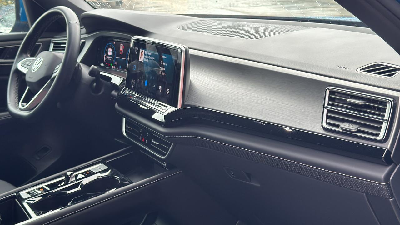 2024 Volkswagen Atlas Cross Sport 2.0T SE w/Technology  Selma TX