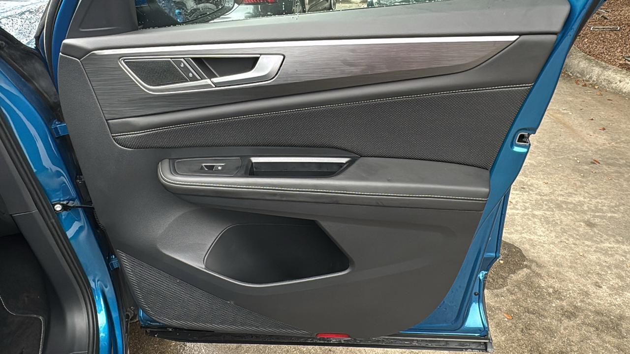 2024 Volkswagen Atlas Cross Sport 2.0T SE w/Technology  Selma TX