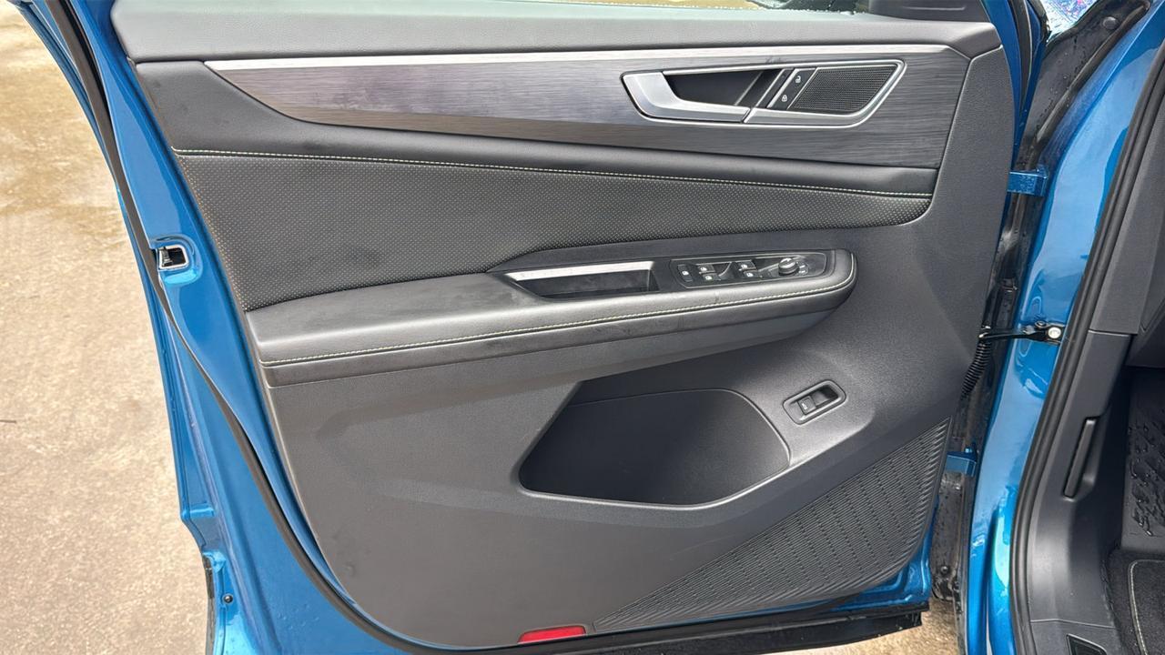 2024 Volkswagen Atlas Cross Sport 2.0T SE w/Technology  Selma TX