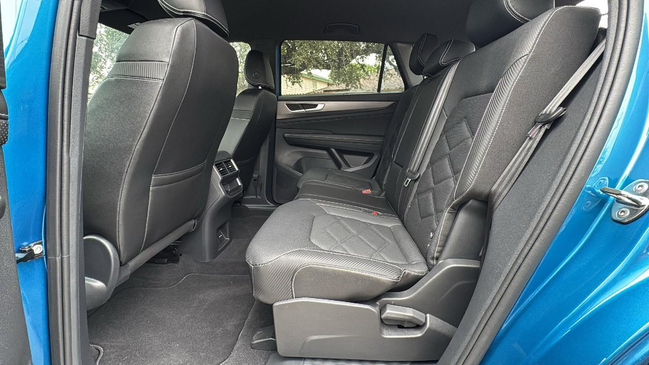 2024 Volkswagen Atlas Cross Sport 2.0T SE w/Technology  Selma TX